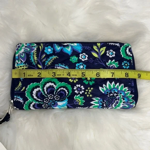 Bella Taylor Quilted Wallet Floral Print - Picture 5 of 7